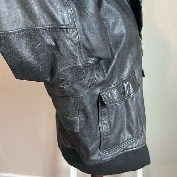 Vintage Woman’s 1990s Leather Jacket Venezia Sportswear with Shoulder Pads GUC - Picture 7 of 17
